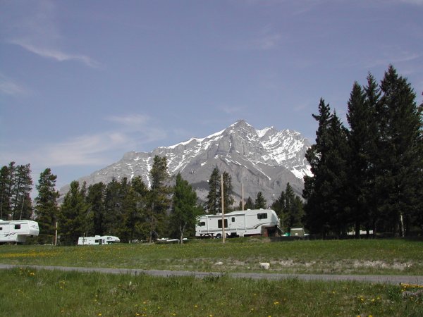 Tunnel Mountain Campground of Banff